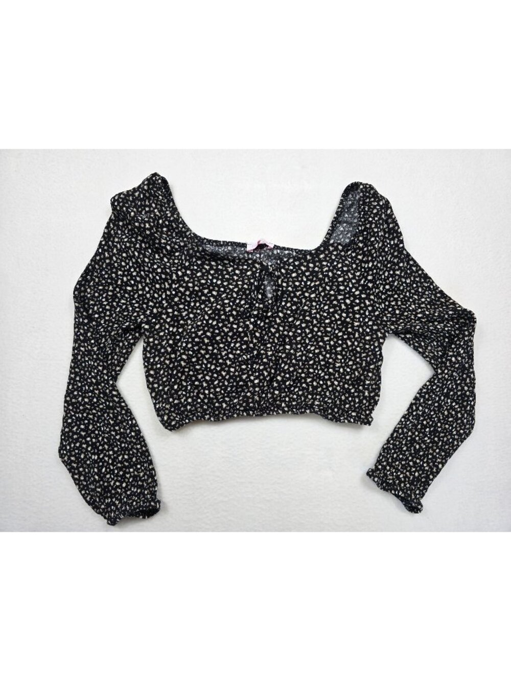 Pink Lily Womens Small Black & White Floral Crop Top Long Sleeve